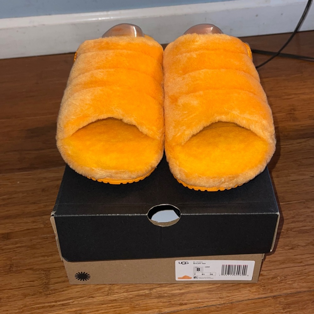 Authentic UGG Fluff You Slippers -Size 8 -House Shoes -Brand New in Original Box